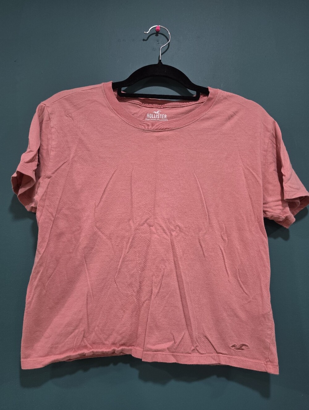 Hollister Must-Have Collection Dusty Rose Pink Logo Tee Medium